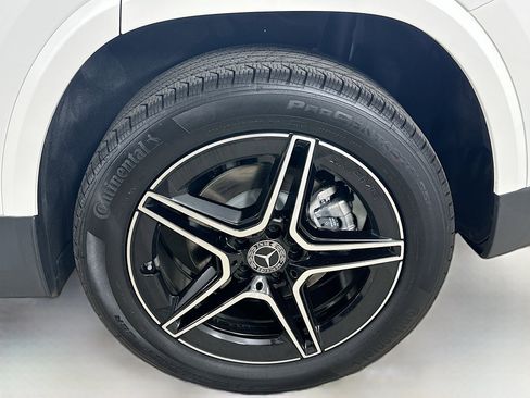 Certified 2025 Mercedes-Benz GLA 250 4MATIC image 39