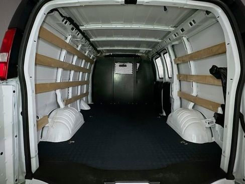 Used 2024 GMC Savana 2500 w/ Driver Convenience Package image 19