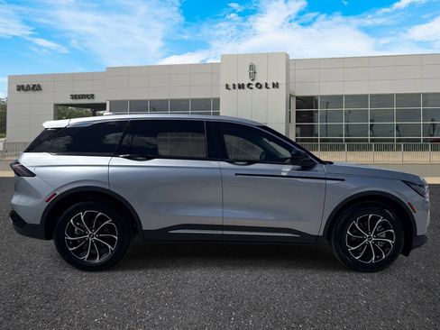 New 2026 Lincoln Nautilus Premier image 3