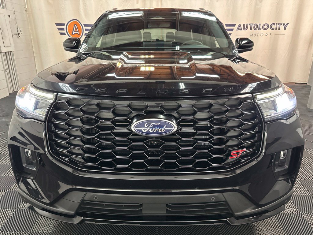 Used 2025 Ford Explorer ST w/ Sun And Sound Package AWD/4WD image 3
