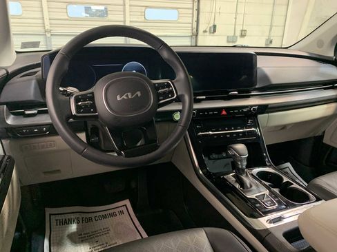 Used 2024 Kia Carnival SX image 4