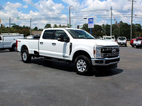 Used 2024 Ford F250 XLT image 6