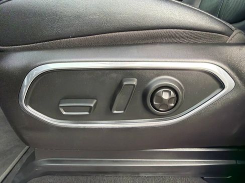 Used 2024 Jeep Wagoneer Series II w/ Flexible Seating Group AWD/4WD image 32