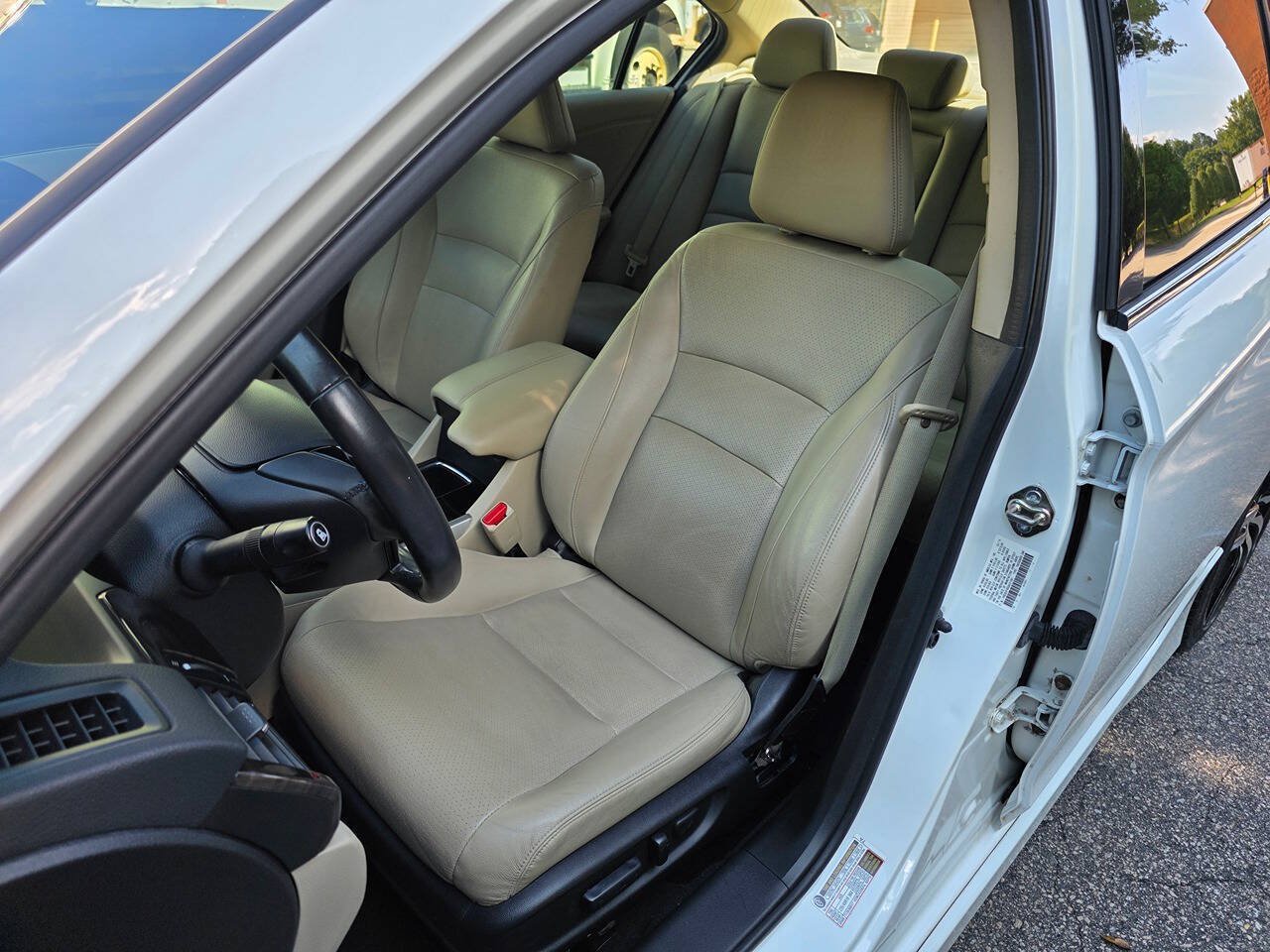 Used 2016 Honda Accord Touring image 13