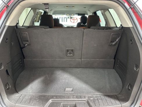 Used 2012 Chevrolet Traverse LT image 28