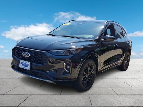 Certified 2023 Ford Escape ST-Line Elite AWD/4WD image 3