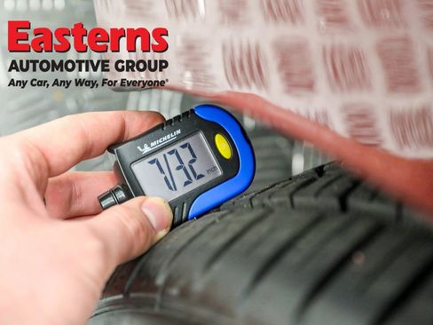 Used 2023 BMW M440i Coupe w/ Premium Package image 30