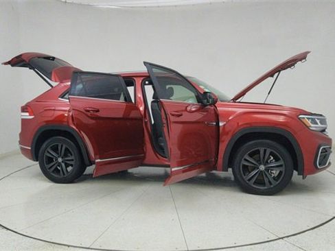 Used 2021 Volkswagen Atlas Cross Sport SE w/ Panoramic Sunroof Package image 70