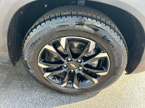 Used 2023 Chevrolet TrailBlazer LT FWD image 45