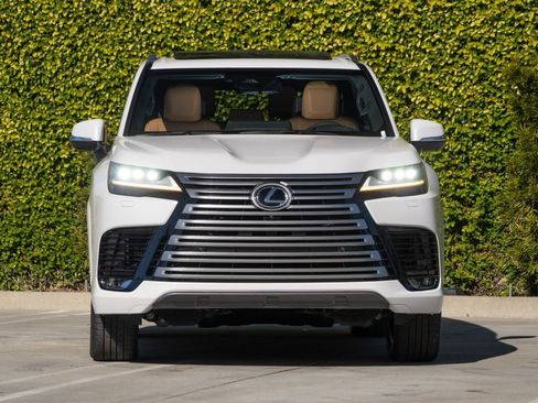 New 2026 Lexus LX 600 4WD w/ Luxury Package image 3