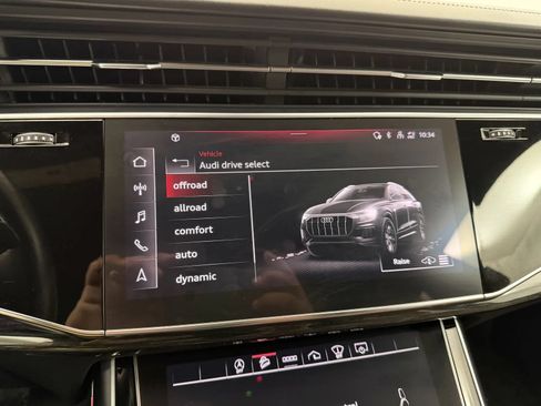 Used 2022 Audi Q8 Prestige AWD/4WD image 22