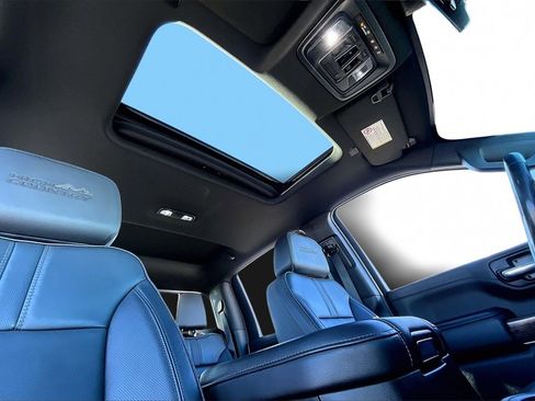 Used 2023 Chevrolet Silverado 3500 High Country w/ Z71 Off-Road Package image 17