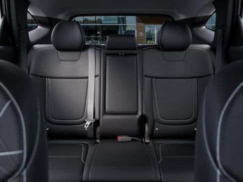 New 2025 Hyundai Tucson SE image 12