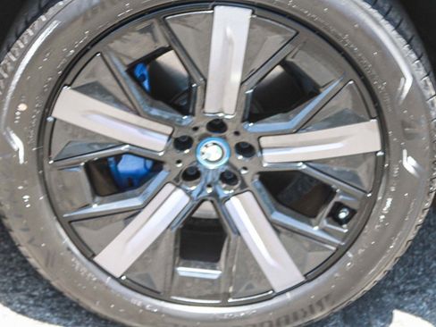 Used 2023 BMW iX xDrive50 w/ Premium Package AWD/4WD image 10