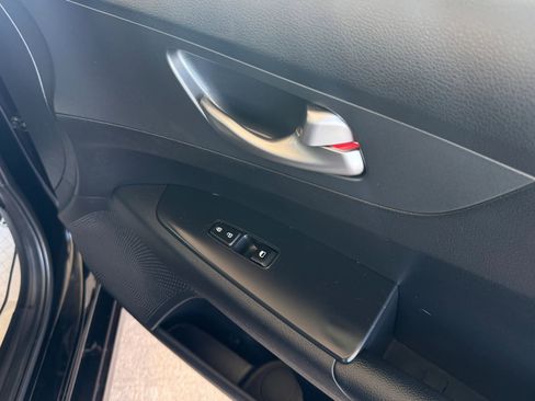 Used 2020 Kia Forte LXS image 38