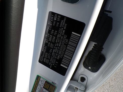 Certified 2025 Hyundai Elantra Sport FWD image 34