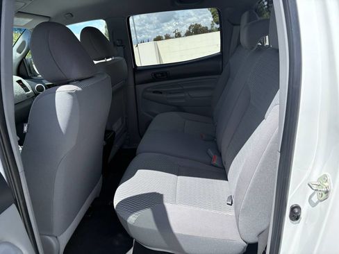 Used 2015 Toyota Tacoma PreRunner w/ SR5 Package image 26