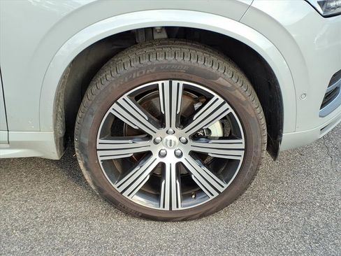 Used 2025 Volvo XC90 T8 Plus w/ Protection Package Premier image 11