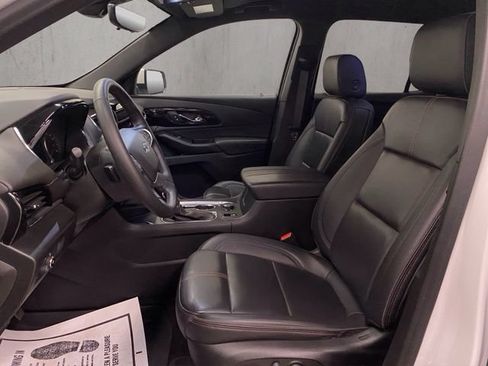 Used 2023 Chevrolet Traverse RS FWD image 7