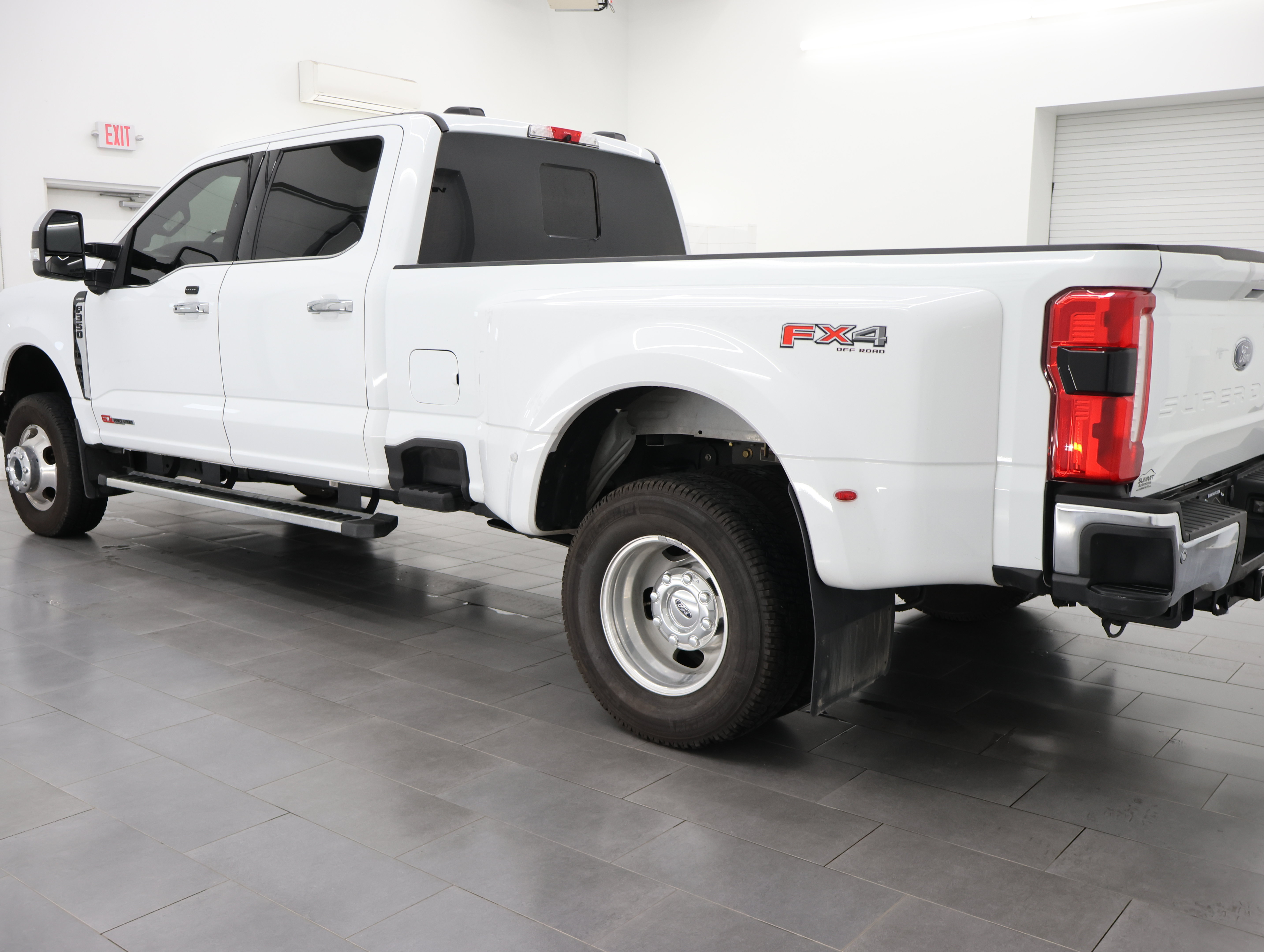 Used 2025 Ford F350 Lariat w/ Chrome Package AWD/4WD image 5