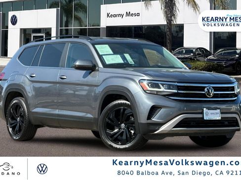 Used 2023 Volkswagen Atlas SE w/ Black Wheel Package FWD image 1