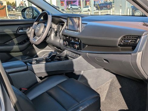 Used 2023 Nissan Rogue SV w/ SV Premium Package image 23