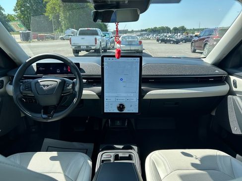 Used 2025 Ford Mustang Mach-E Premium AWD/4WD image 14