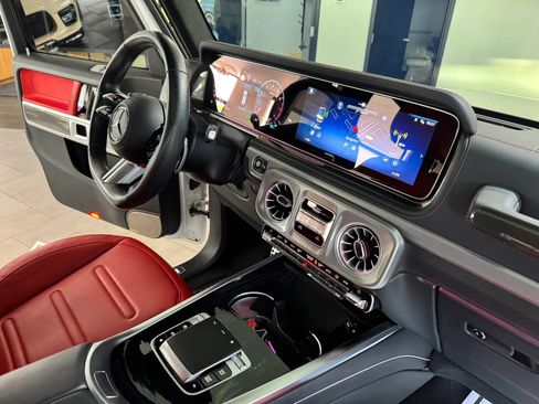 Used 2025 Mercedes-Benz G 550 image 18