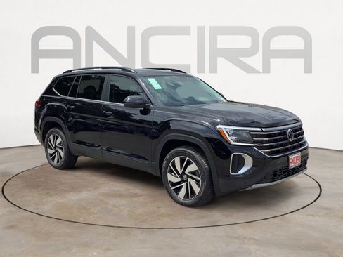 New 2025 Volkswagen Atlas SE FWD image 2