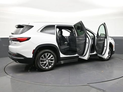 Used 2026 Buick Enclave Preferred w/ Power Package AWD/4WD image 34