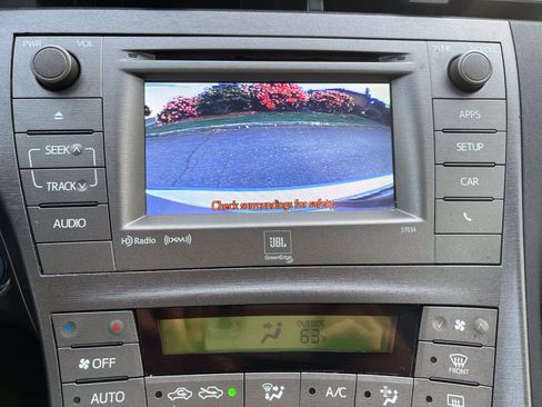 Used 2015 Toyota Prius Four FWD image 12