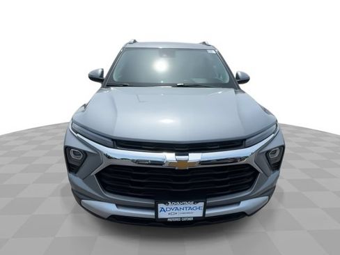 Certified 2025 Chevrolet TrailBlazer LT w/ Driver Confidence Package FWD image 3