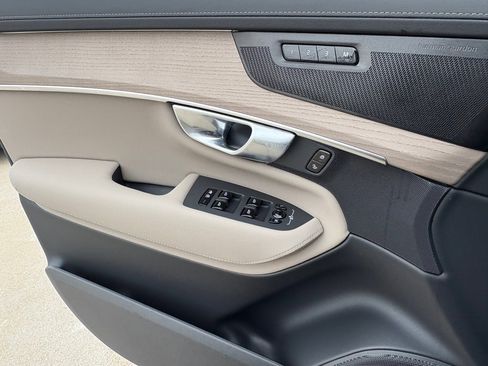 New 2026 Volvo XC90 B6 Plus image 18