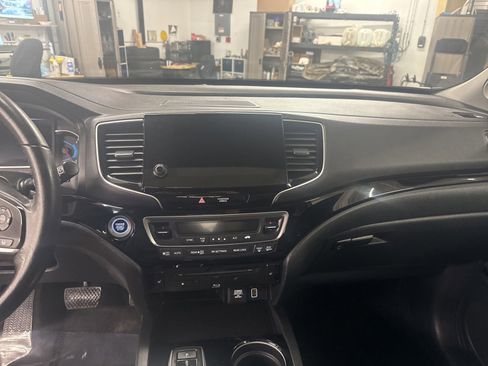 Used 2022 Honda Pilot Touring image 14