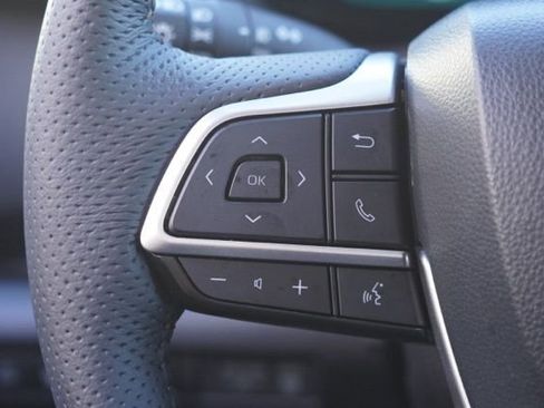 Used 2025 Toyota Sienna Platinum image 24