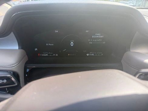 Used 2023 Lincoln Nautilus AWD w/ Premium Package image 17