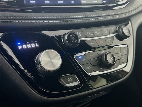New 2025 Chrysler Pacifica Select w/ Uconnect Theater Family Group image 12