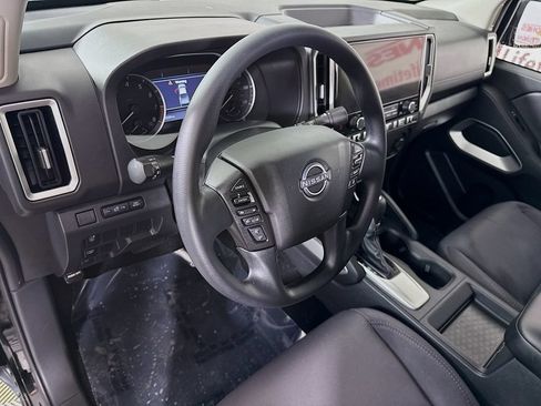 Certified 2025 Nissan Frontier SV RWD image 17