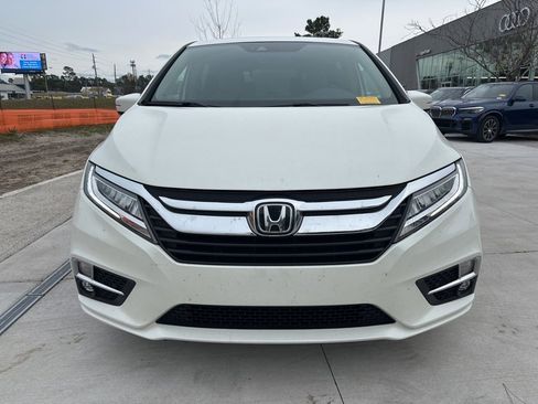 Used 2018 Honda Odyssey Elite image 2