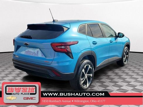 Used 2025 Chevrolet Trax RS w/ Driver Confidence Package image 4