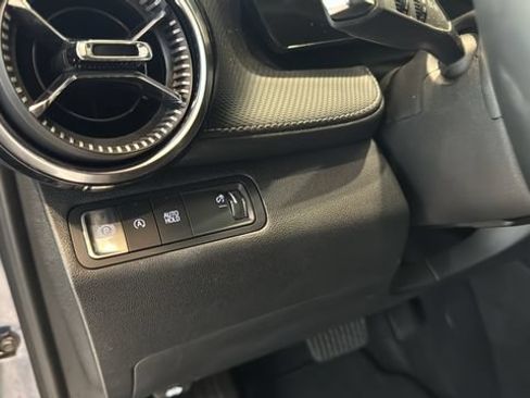 Used 2025 Chevrolet Equinox LT w/ Convenience Package II FWD image 9