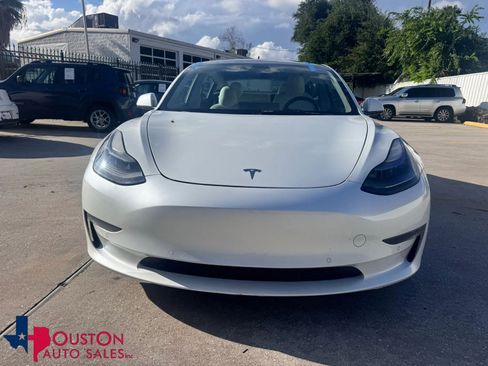 Used 2022 Tesla Model 3 Long Range AWD/4WD image 1