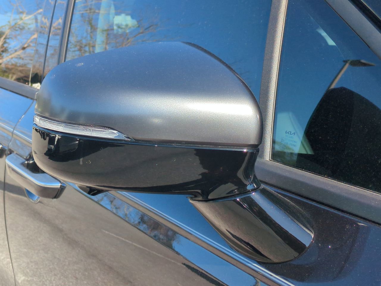 New 2026 Kia Carnival SX w/ SX Dark Edition Package FWD image 11