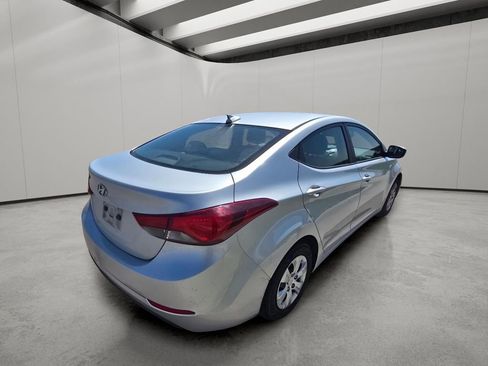 Used 2016 Hyundai Elantra SE image 5