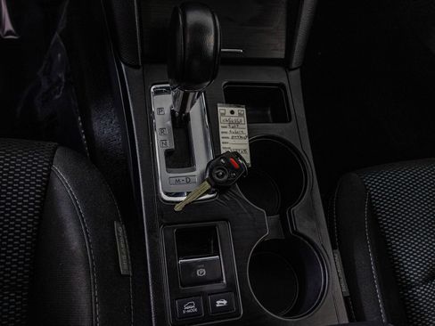 Used 2017 Subaru Outback 2.5i Premium image 28