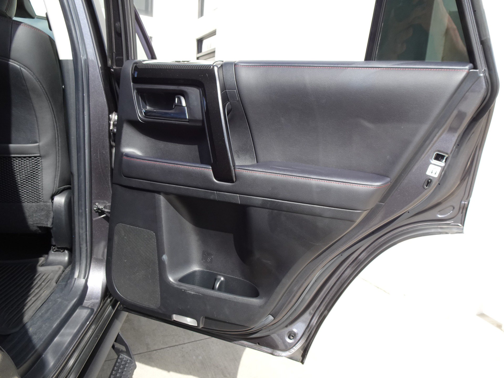 Used 2021 Toyota 4Runner Venture w/ Moonroof Package AWD/4WD image 18