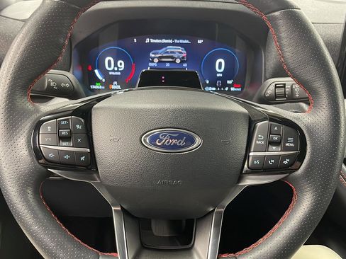 Used 2025 Ford Explorer ST-Line w/ ST-Line Street Pack image 17