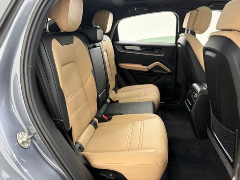 Certified 2026 Porsche Cayenne Coupe AWD/4WD image 34
