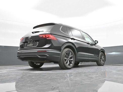 Used 2023 Volkswagen Tiguan SE image 40