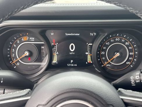 Used 2026 Jeep Wrangler Unlimited Rubicon AWD/4WD image 12